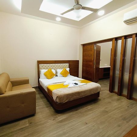 Hotel Mayura Residency Subrahmanya Экстерьер фото