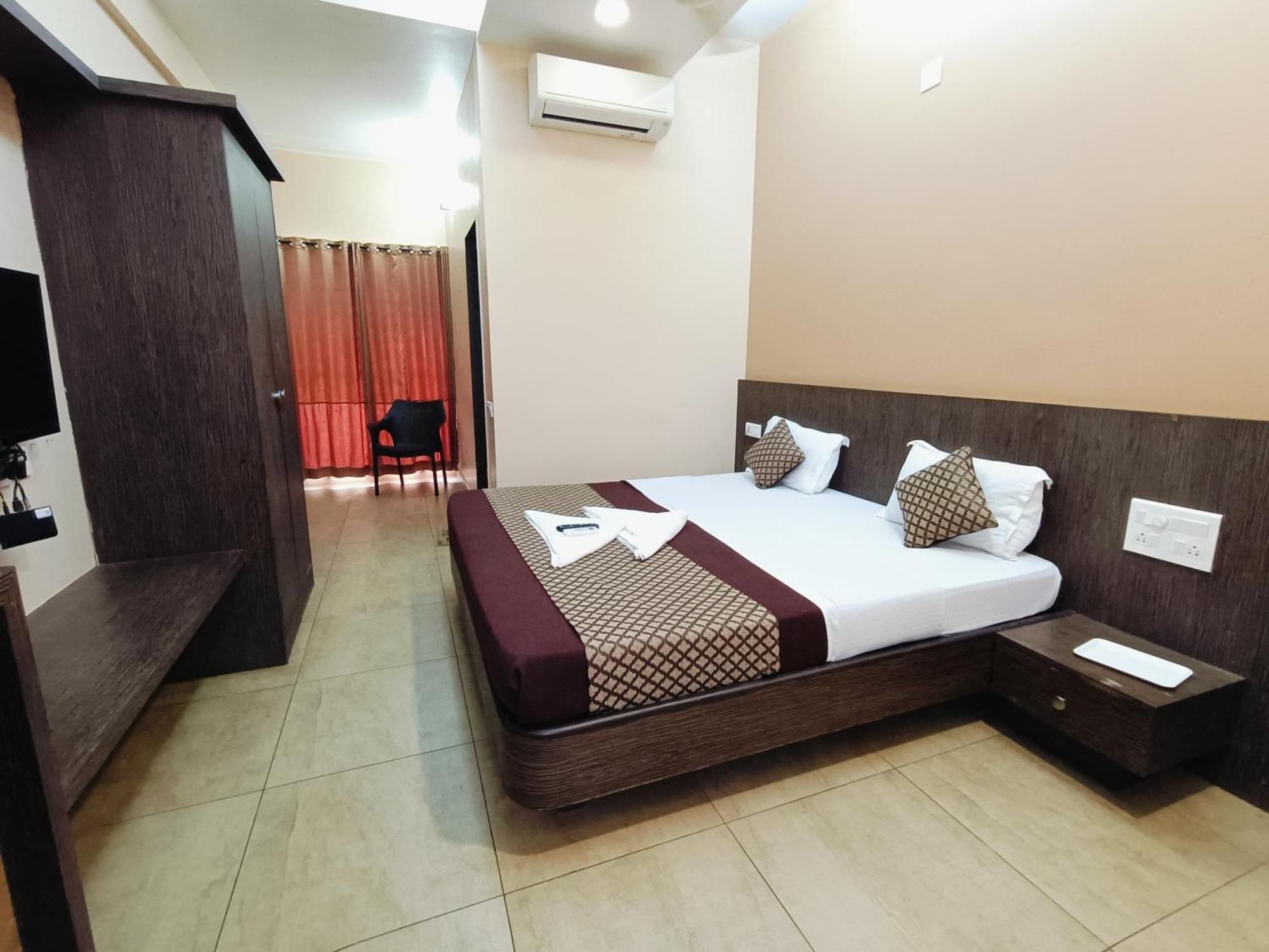 Hotel Mayura Residency Subrahmanya Экстерьер фото