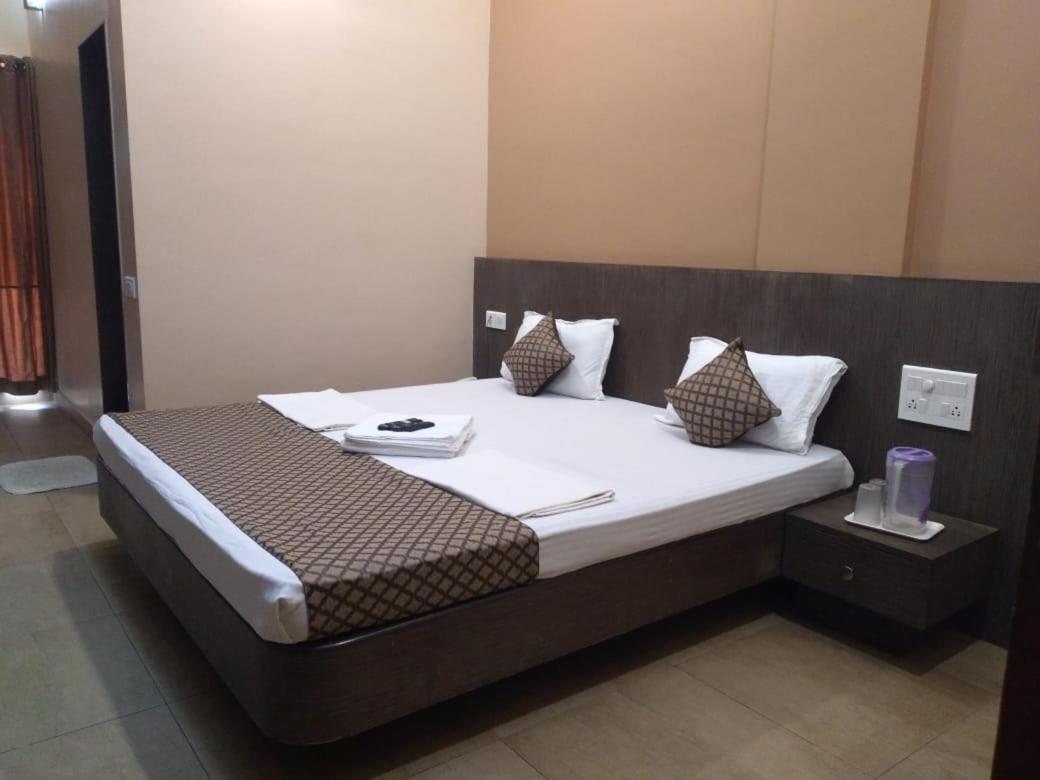 Hotel Mayura Residency Subrahmanya Экстерьер фото