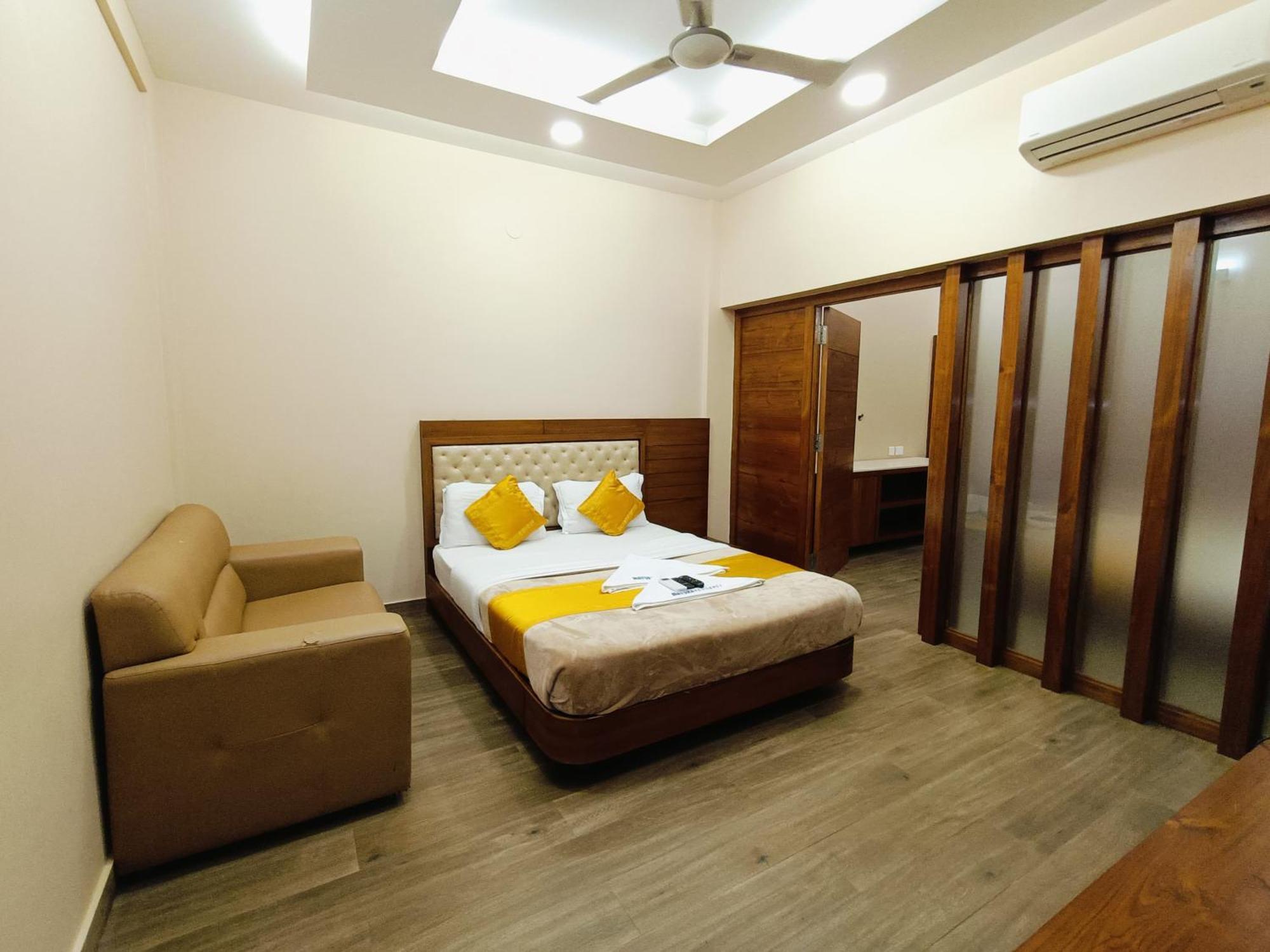 Hotel Mayura Residency Subrahmanya Экстерьер фото