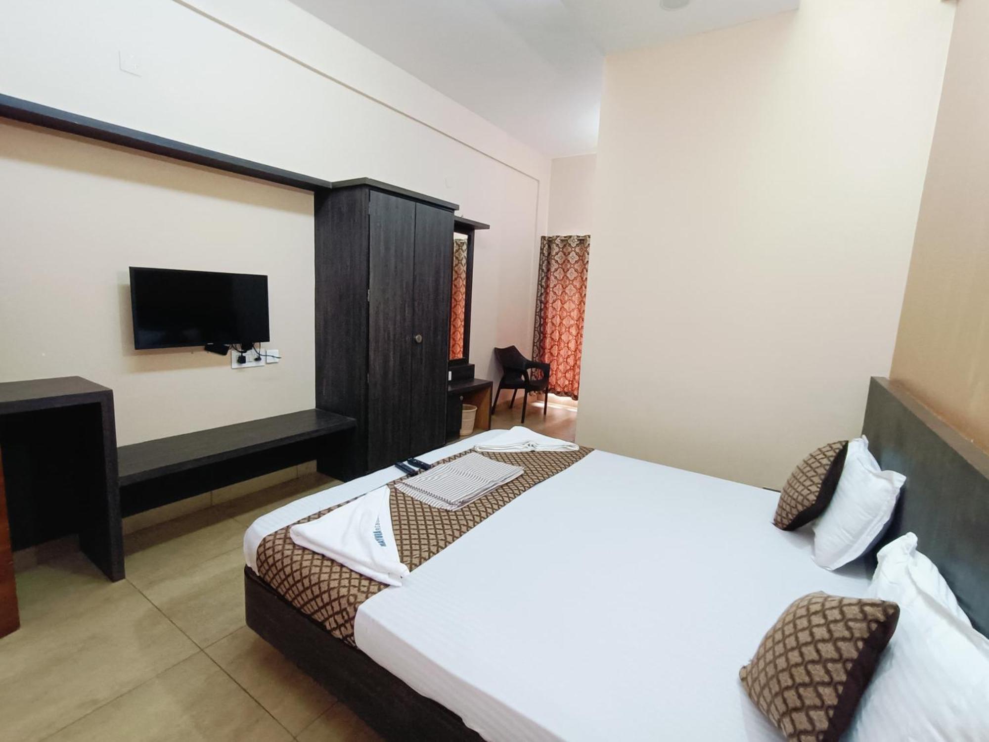 Hotel Mayura Residency Subrahmanya Экстерьер фото